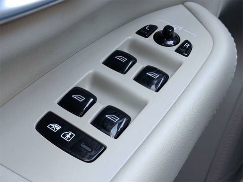 Certified 2024 Volvo XC90 B6 Core w/ Protection Package Premier image 27