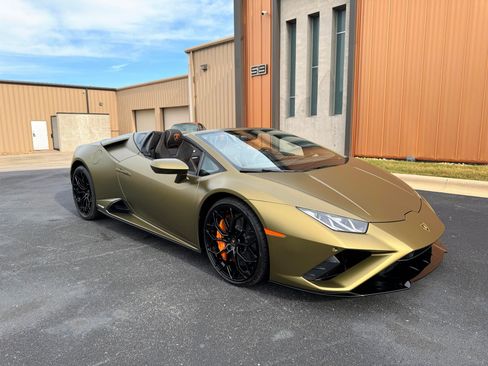 Used 2023 Lamborghini Huracan EVO RWD image 1