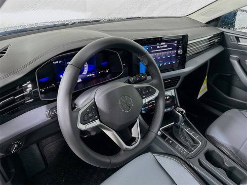 New 2026 Volkswagen Jetta SE image 10