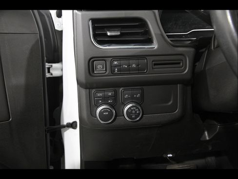 Certified 2023 GMC Yukon XL SLT AWD/4WD image 6