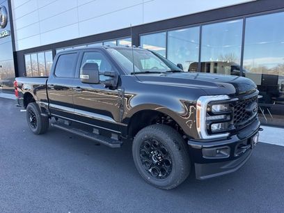 New 2025 Ford F350 XLT w/ Black Appearance Package