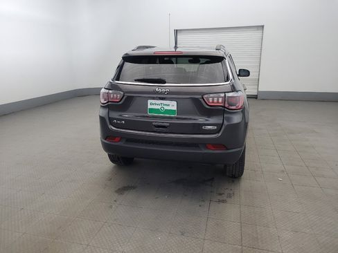 Used 2018 Jeep Compass Latitude w/ Cold Weather Group AWD/4WD image 7