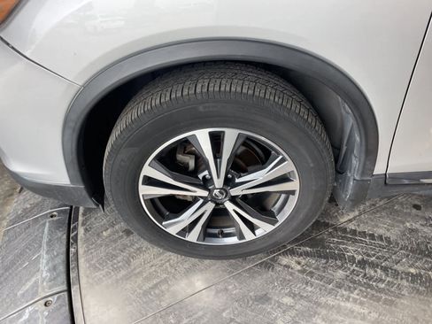 Used 2017 Nissan Rogue SL w/ SL Premium Package image 12