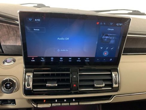 Used 2023 Lincoln Navigator Reserve image 11