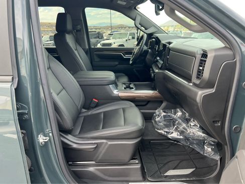 Used 2025 Chevrolet Silverado 2500 LT w/ Trail Boss Package image 17