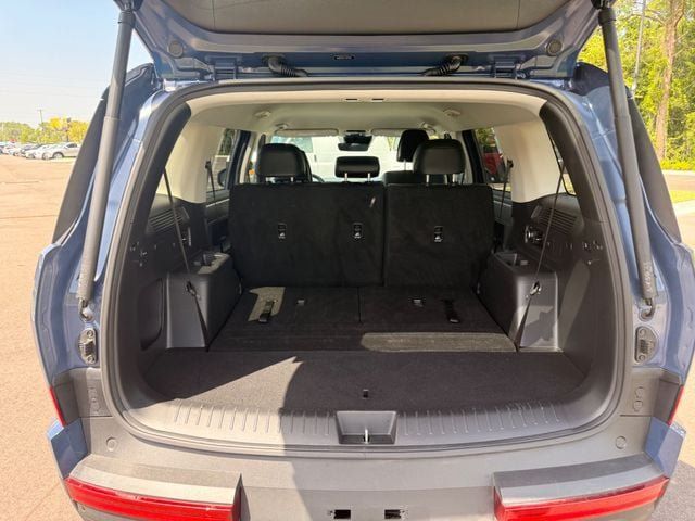Used 2026 Hyundai Santa Fe SEL FWD image 13