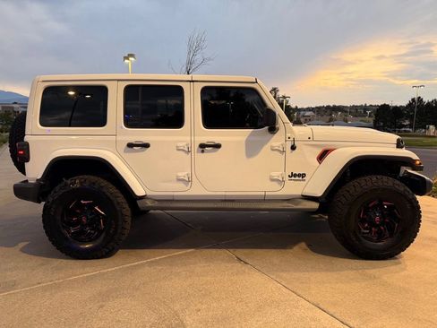 Used 2020 Jeep Wrangler Unlimited Sahara AWD/4WD image 10