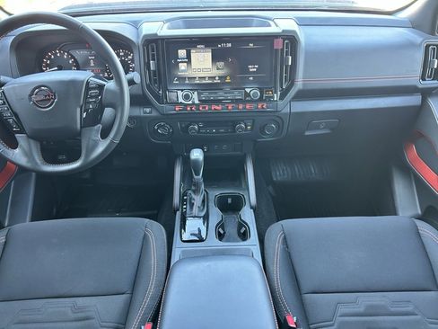 Used 2025 Nissan Frontier PRO-4X image 11