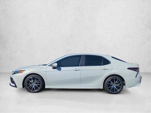 Used 2023 Toyota Camry SE FWD image 9