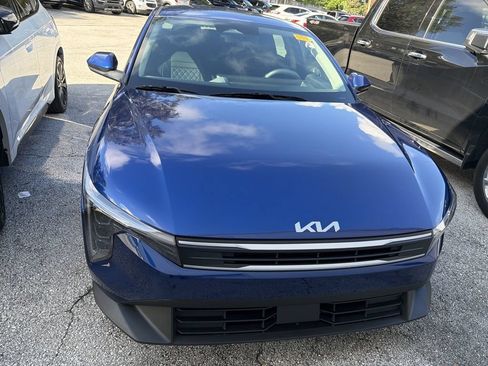Certified 2025 Kia K4 FWD image 2
