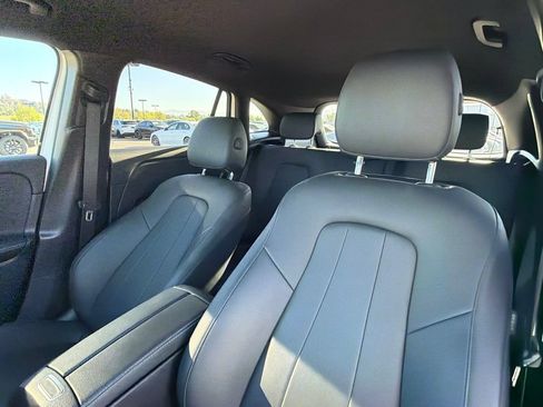 Used 2023 Mercedes-Benz GLA 250 4MATIC image 23