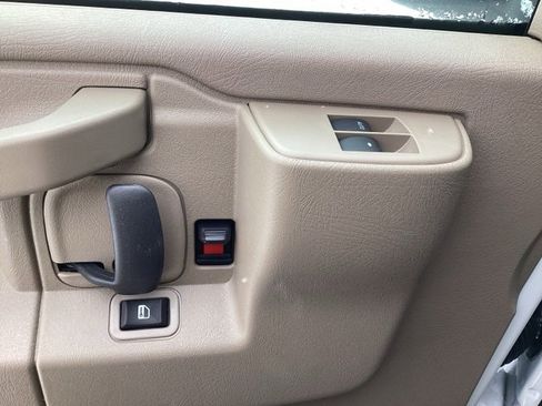 New 2026 Chevrolet Express 3500 Work Van w/ Power Convenience Package image 17