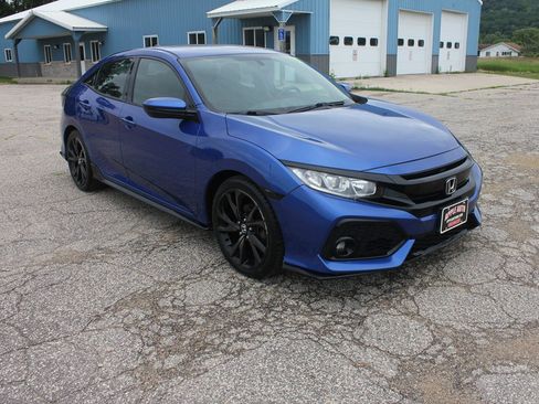 Used 2017 Honda Civic Sport image 3