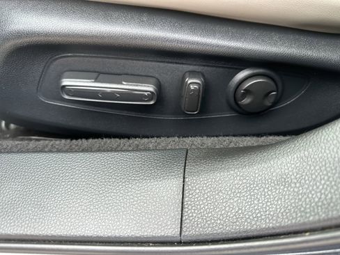Used 2023 Honda Accord EX-L image 12