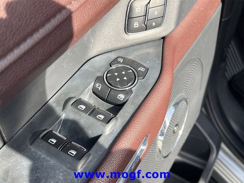 Used 2024 Ford Expedition Limited image 22