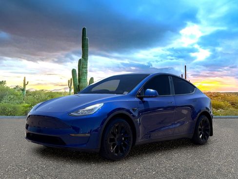 Used 2021 Tesla Model Y Long Range AWD/4WD image 2