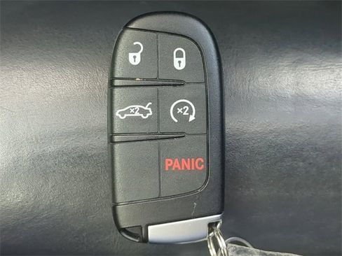 Used 2016 Chrysler 200 C image 33