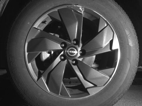 Used 2025 Nissan Rogue SV AWD/4WD image 12