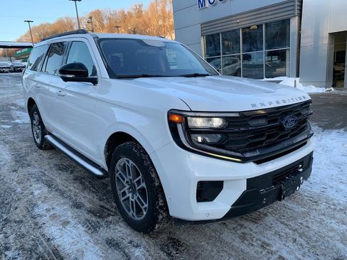 Used 2025 Ford Expedition Active image 11