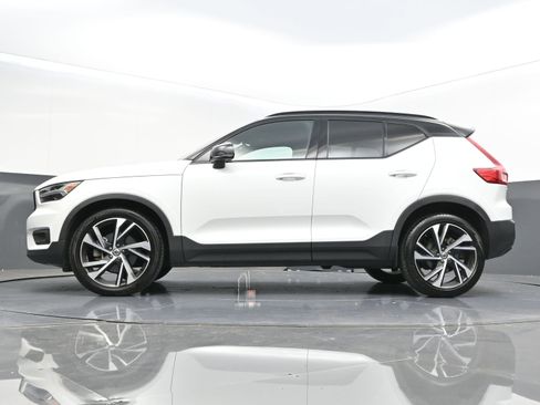 Used 2022 Volvo XC40 T5 R-Design image 36
