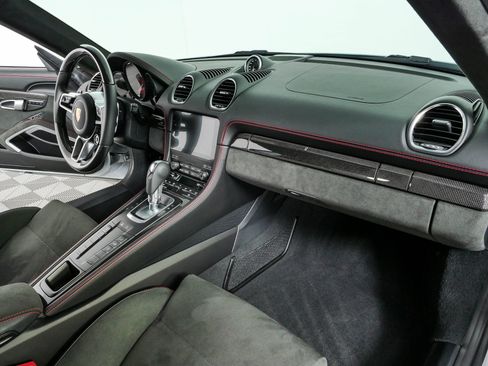 Certified 2025 Porsche 718 Cayman GTS RWD image 21