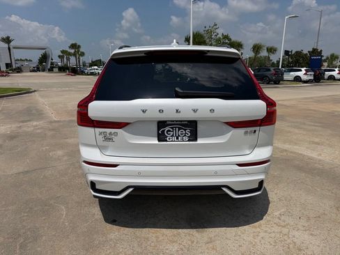 Used 2024 Volvo XC60 B5 Core AWD/4WD image 4