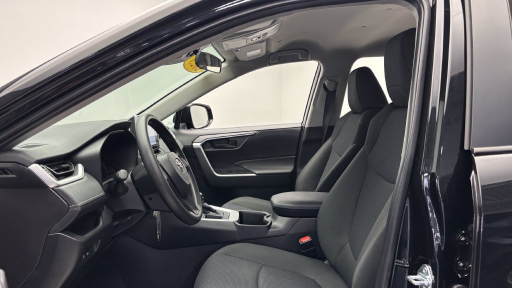 Certified 2025 Toyota RAV4 LE FWD image 11