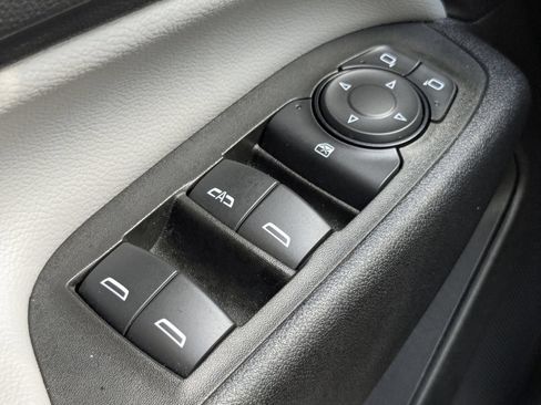 Used 2024 Chevrolet Equinox LT FWD image 29