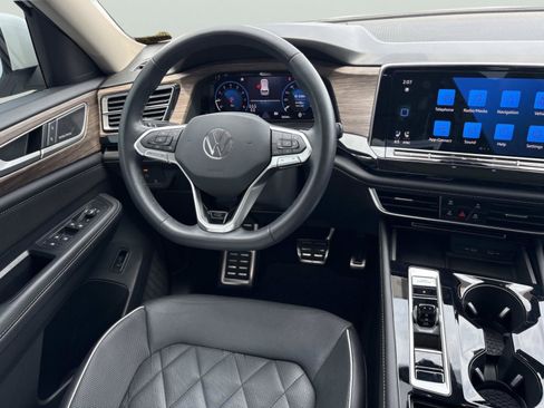 Used 2024 Volkswagen Atlas SEL Premium R-Line AWD/4WD image 14