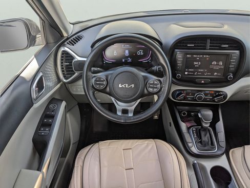 Used 2023 Kia Soul LX w/ Option Group 015 FWD image 13
