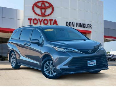 Used 2021 Toyota Sienna LE