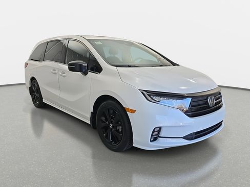 Certified 2024 Honda Odyssey Sport image 3