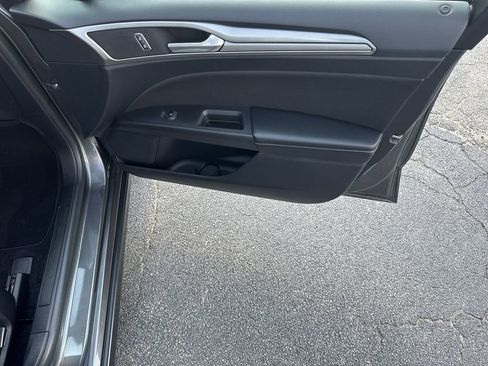 Used 2019 Ford Fusion SE image 14