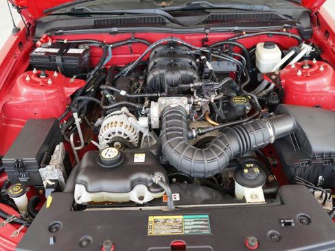 Used 2006 Ford Mustang Convertible RWD image 48