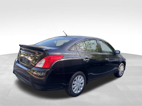 Used 2019 Nissan Versa SV FWD image 4