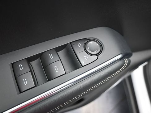 Used 2025 GMC Acadia Elevation FWD image 41