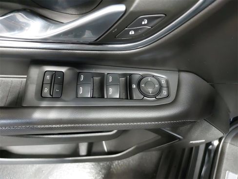 Used 2023 GMC Yukon SLT image 63