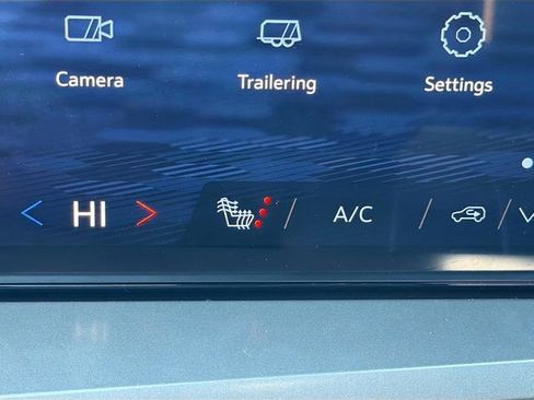 New 2026 Chevrolet Traverse LT w/ Midnight/Sport Edition image 19