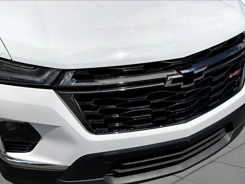 Used 2023 Chevrolet Traverse RS FWD image 30