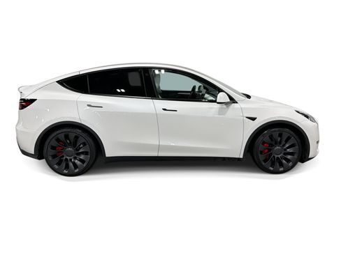Certified 2023 Tesla Model Y Performance AWD/4WD image 7