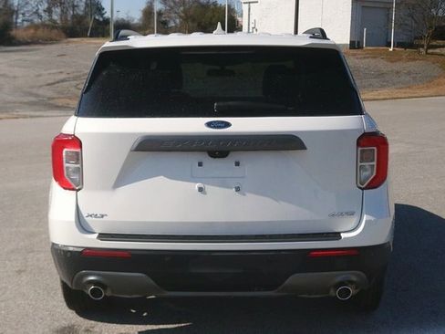 Used 2024 Ford Explorer XLT w/ Equipment Group 202A image 6
