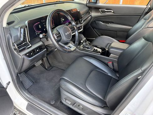 Used 2023 Kia Sportage EX image 2