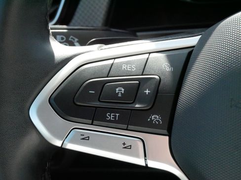 Used 2024 Volkswagen Atlas Peak Edition SE AWD/4WD image 27