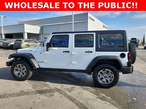 Used 2015 Jeep Wrangler Unlimited Rubicon w/ Connectivity Group image 6