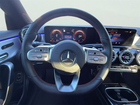 Used 2023 Mercedes-Benz CLA 250 image 25