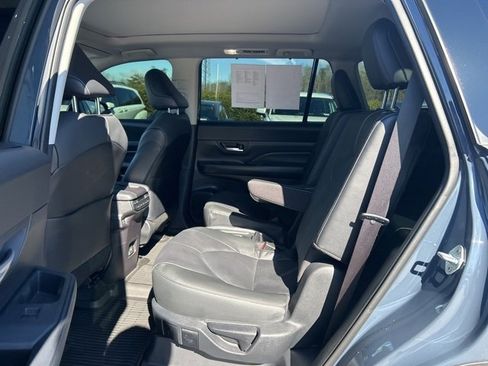 Used 2024 Toyota Grand Highlander Platinum image 16