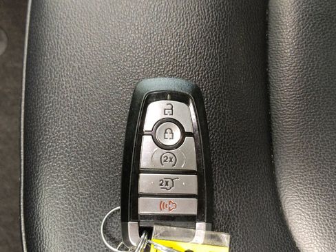 Used 2022 Ford Edge SEL w/ Convenience Package AWD/4WD image 32