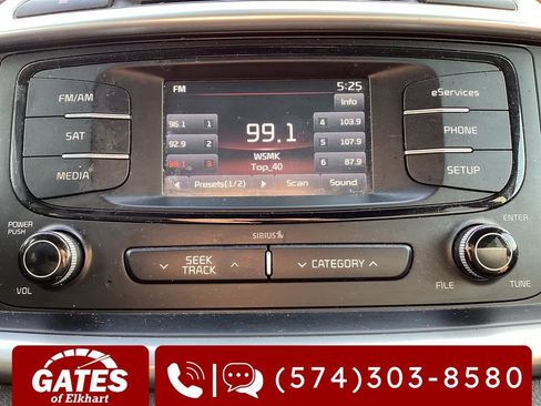 Used 2016 Kia Sorento LX w/ LX Convenience Package image 3