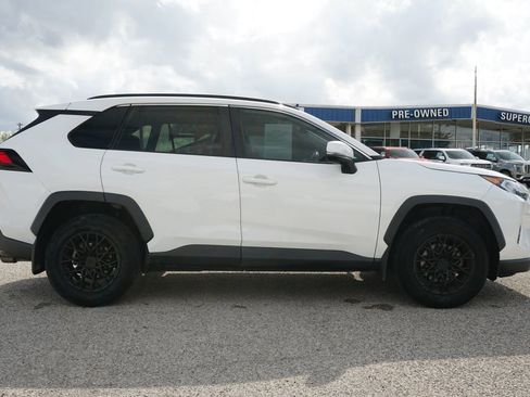 Used 2020 Toyota RAV4 XLE image 4