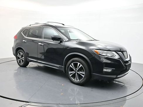 Used 2017 Nissan Rogue SL w/ SL Premium Package image 3